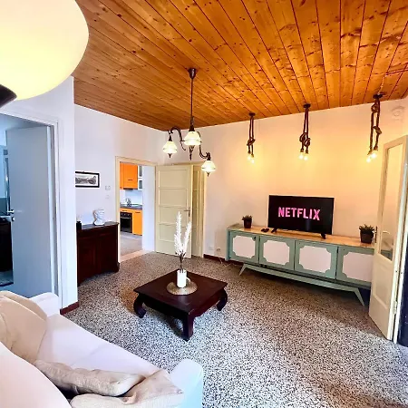 Lägenhet Piazza Vittoria Historic Netflix Penthouse Brescia